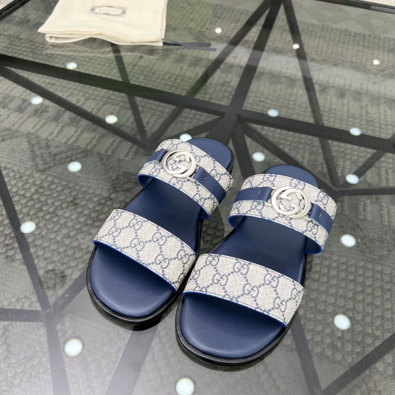 G*u*i slippers